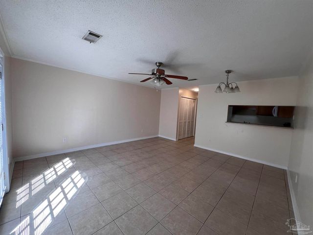 7022 Chapel St 14, Pensacola, FL 32504