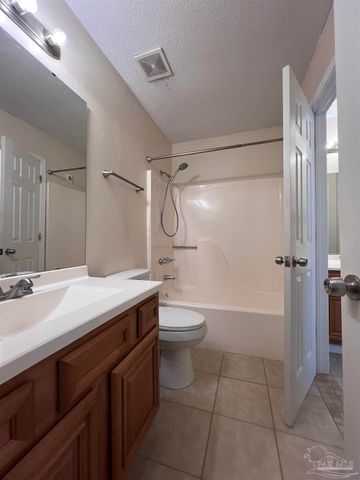 7022 Chapel St 14, Pensacola, FL 32504