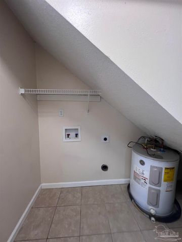 7022 Chapel St 14, Pensacola, FL 32504