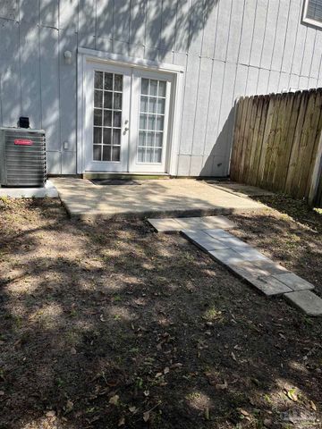 7022 Chapel St 14, Pensacola, FL 32504