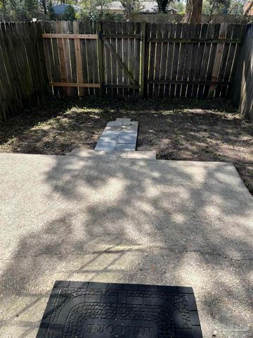 7022 Chapel St 14, Pensacola, FL 32504