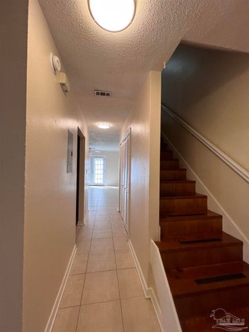 7022 Chapel St 14, Pensacola, FL 32504