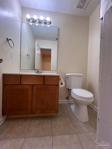 7022 Chapel St 14, Pensacola, FL 32504