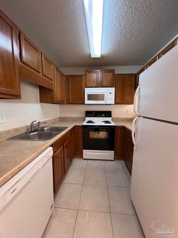 7022 Chapel St 14, Pensacola, FL 32504