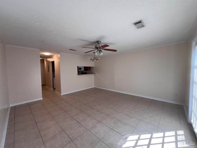 7022 Chapel St 14, Pensacola, FL 32504