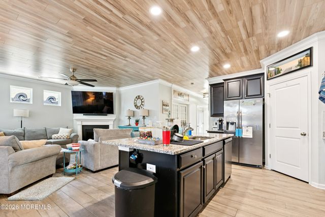 18 Raccoon Lane, Barnegat, NJ 08005