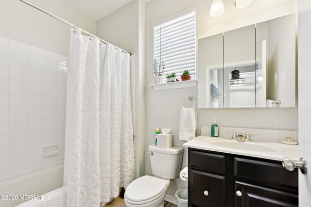 18 Raccoon Lane, Barnegat, NJ 08005