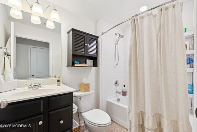 18 Raccoon Lane, Barnegat, NJ 08005