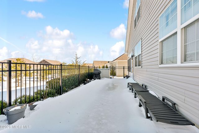 18 Raccoon Lane, Barnegat, NJ 08005
