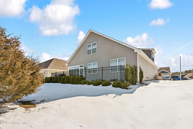 18 Raccoon Lane, Barnegat, NJ 08005