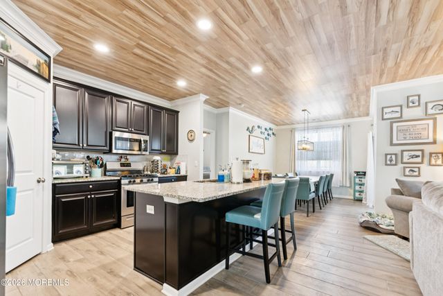 18 Raccoon Lane, Barnegat, NJ 08005