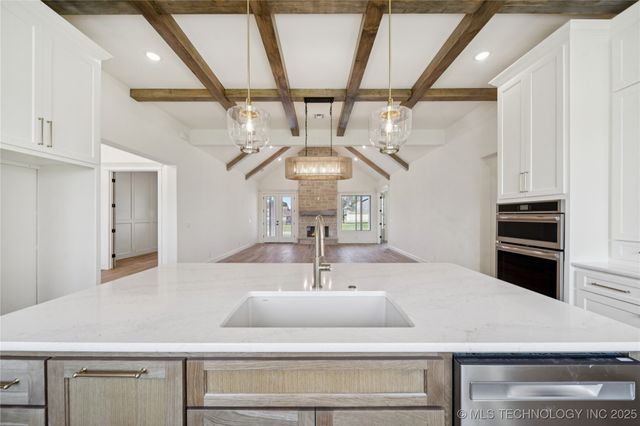 31005 E 67th Street S, Broken Arrow, OK 74014