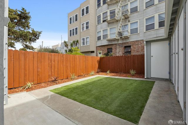 880 26th Avenue 2, San Francisco, CA 94121