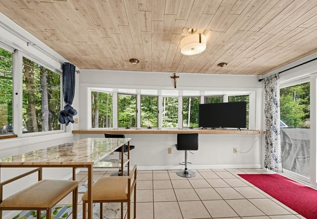 7 Balsam Dr, Townsend, MA 01469