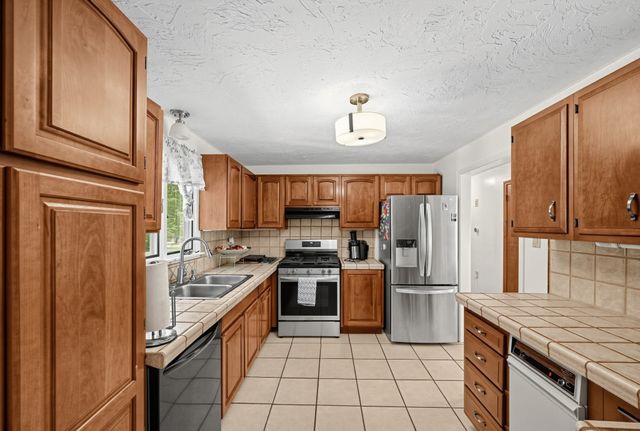 7 Balsam Dr, Townsend, MA 01469