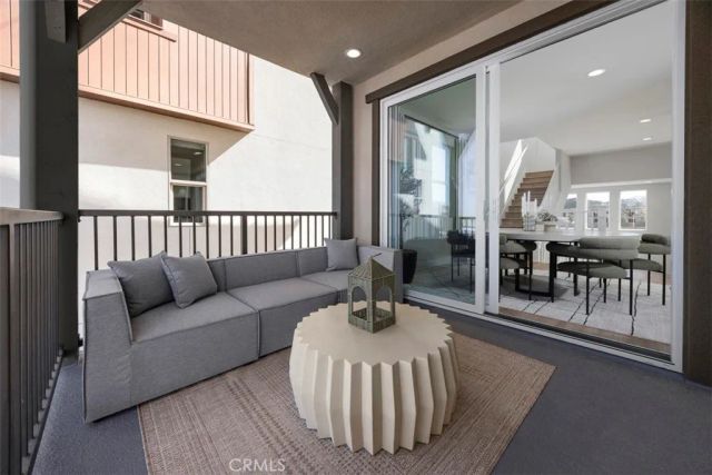 312 Pluto, Irvine, CA 92618
