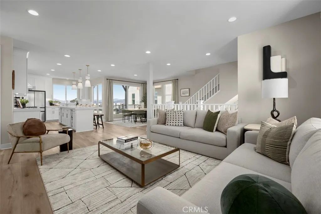 312 Pluto, Irvine, CA 92618