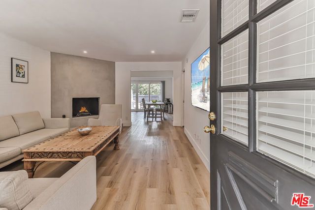 21905 Viscanio Road, Woodland Hills (los Angeles), CA 91364