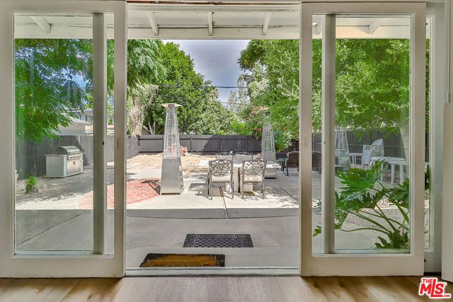 21905 Viscanio Road, Woodland Hills (los Angeles), CA 91364