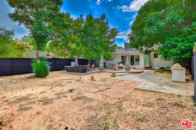 21905 Viscanio Road, Woodland Hills (los Angeles), CA 91364