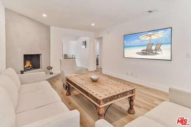 21905 Viscanio Road, Woodland Hills (los Angeles), CA 91364