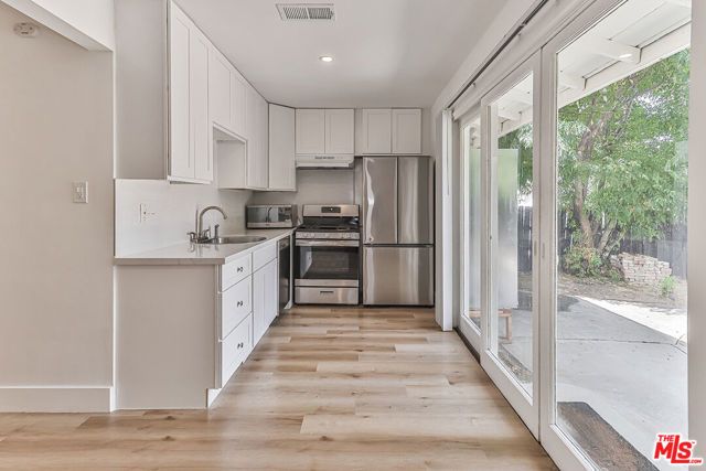 21905 Viscanio Road, Woodland Hills (los Angeles), CA 91364