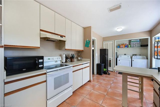 3380 10th AVE SE, Naples, FL 34117