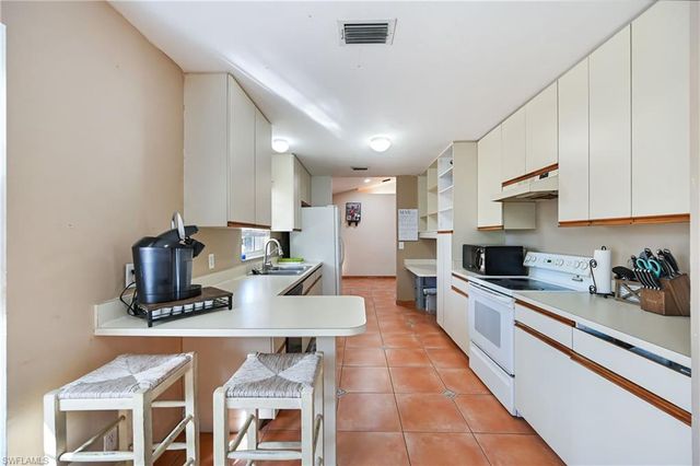 3380 10th AVE SE, Naples, FL 34117