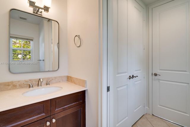 520 Loretto Ave 21, Coral Gables, FL 33146