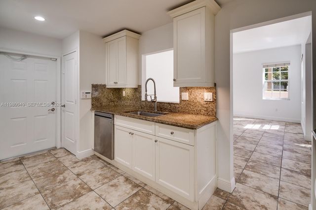 520 Loretto Ave 21, Coral Gables, FL 33146