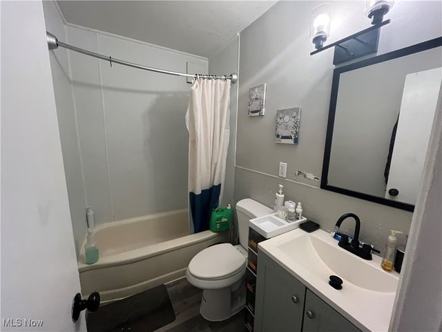 3753 W 117th Street, Cleveland, OH 44111