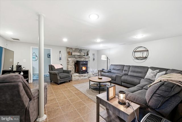 1901 S TIMBER RIDGE RD, Cross Junction, VA 22625