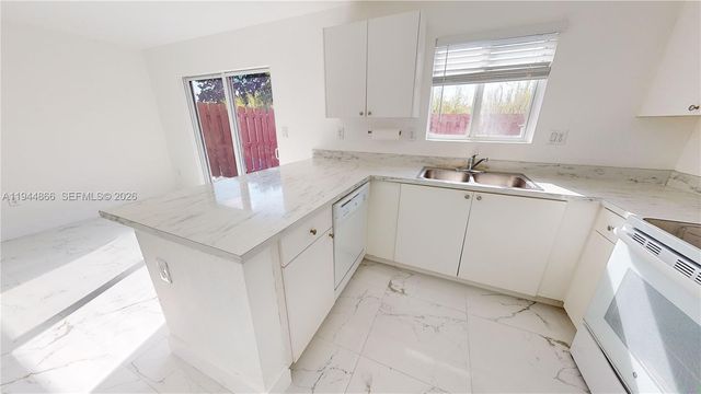 618 SW 2nd Pl 10-60, Florida City, FL 33034