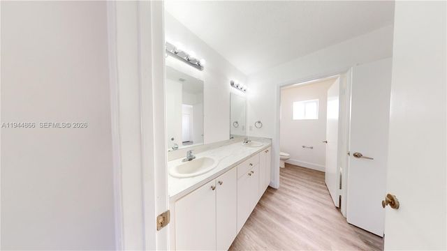 618 SW 2nd Pl 10-60, Florida City, FL 33034