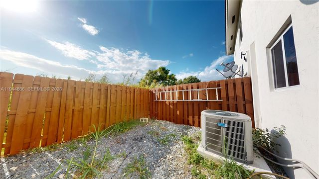 618 SW 2nd Pl 10-60, Florida City, FL 33034