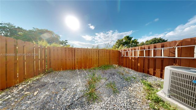 618 SW 2nd Pl 10-60, Florida City, FL 33034