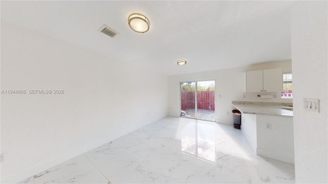 618 SW 2nd Pl 10-60, Florida City, FL 33034