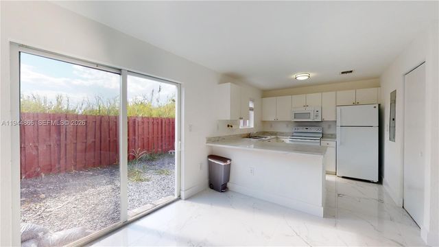 618 SW 2nd Pl 10-60, Florida City, FL 33034