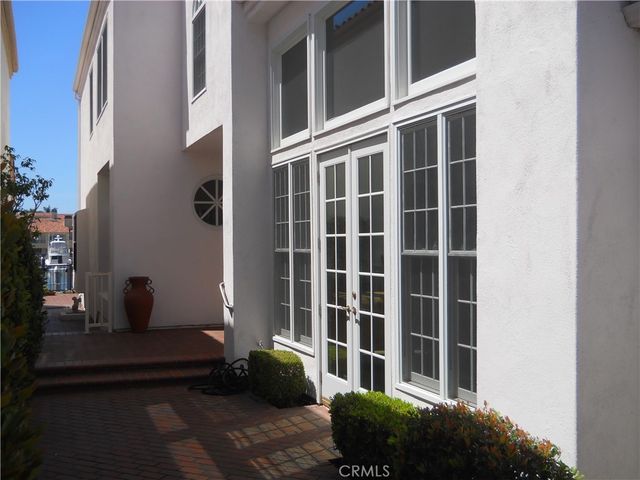 3172 Portofino Circle, Huntington Beach, CA 92649