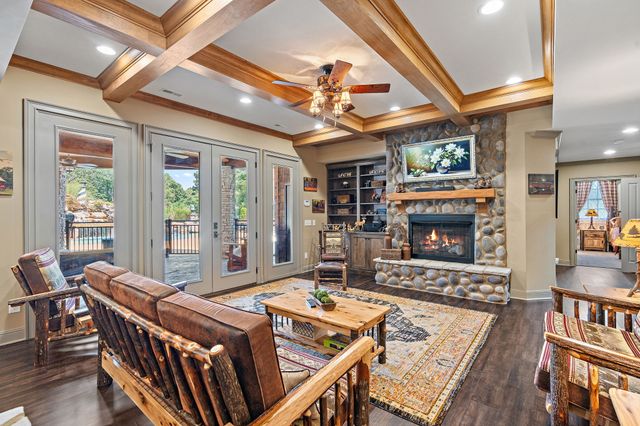 6704 Highway 52, W, Lafayette, TN 37083