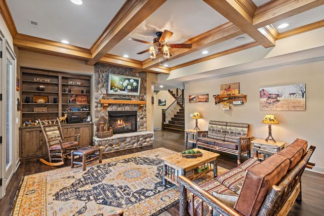 6704 Highway 52, W, Lafayette, TN 37083