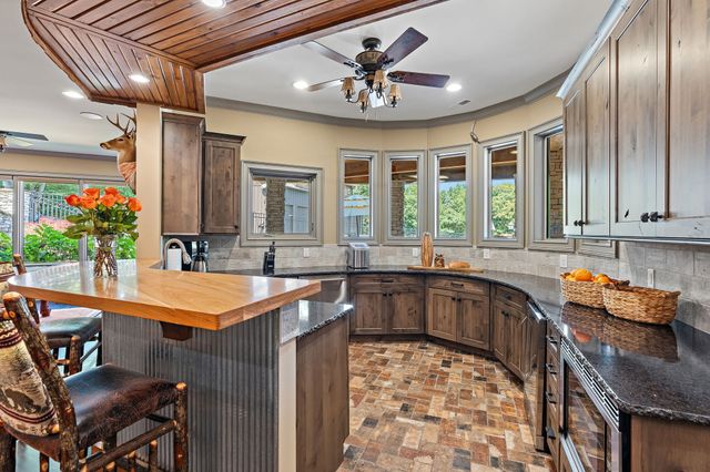 6704 Highway 52, W, Lafayette, TN 37083