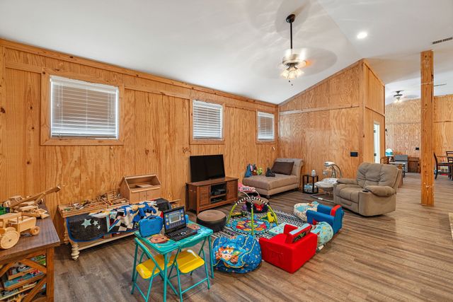 6704 Highway 52, W, Lafayette, TN 37083