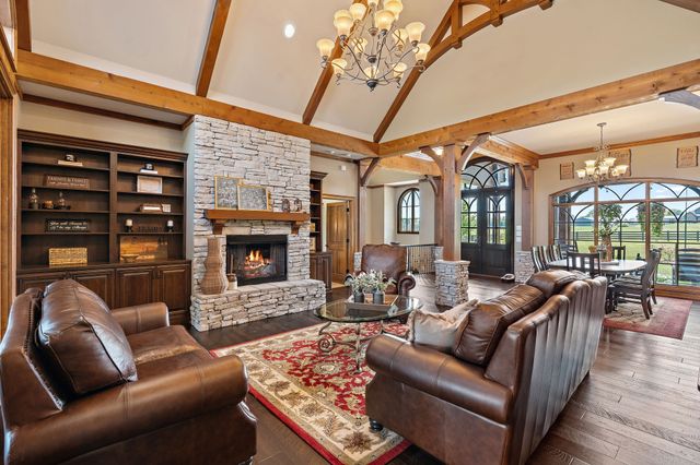 6704 Highway 52, W, Lafayette, TN 37083