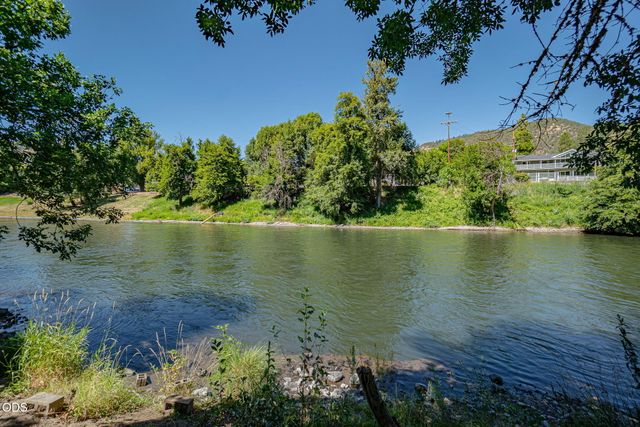 1800 Lampman Road, Gold Hill, OR 97525