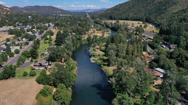 1800 Lampman Road, Gold Hill, OR 97525