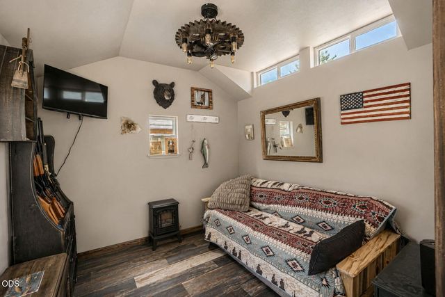 1800 Lampman Road, Gold Hill, OR 97525