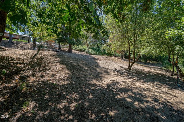 1800 Lampman Road, Gold Hill, OR 97525