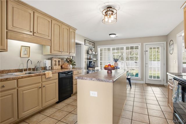 1910 Collier, Tuscaloosa, AL 35405