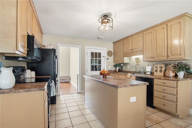 1910 Collier, Tuscaloosa, AL 35405